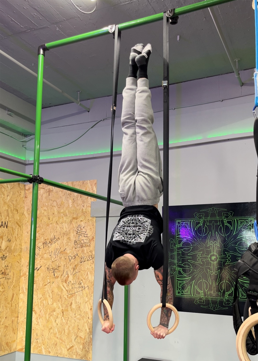 Phil Kivell vertical handstand